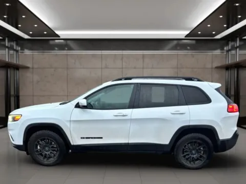 Photos of 2019 JEEP CHEROKEE LATITUDE PLUS 4 DOOR SUV 2.4L 4 CYL for sale in Dallas, OR at Synergize Auto LLC