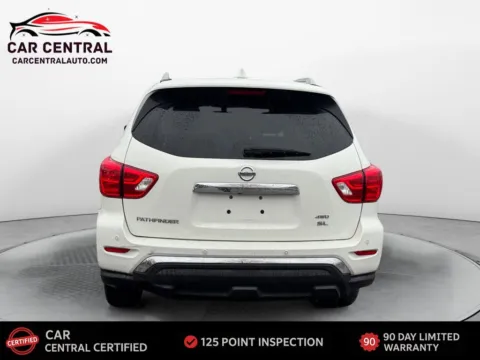 More photos of 2019 Nissan Pathfinder SL at Car Central Wallingford, CT