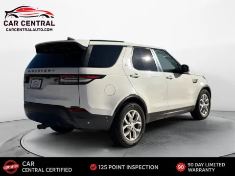 More photos of 2020 Land Rover Discovery SE at Car Central Wallingford, CT