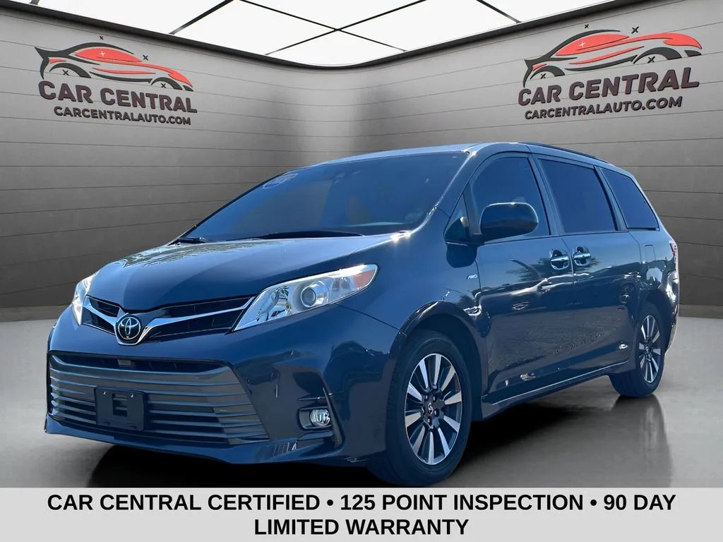 Blue 2018 Toyota Sienna XLE for sale in Wallingford, CT