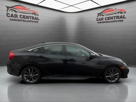 More photos of 2021 Honda Civic EX-L at Car Central Wallingford, CT