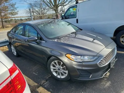More photos of 2020 Ford Fusion SE at Car Central Wallingford, CT
