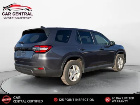 More photos of 2023 Honda Pilot LX at Car Central Wallingford, CT