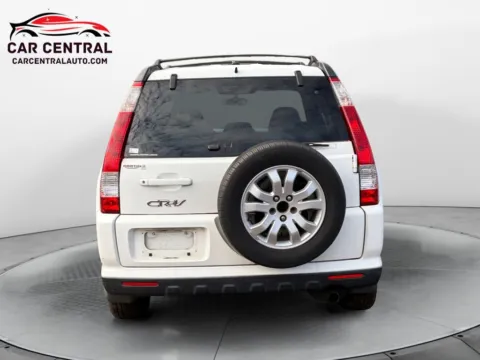 More photos of 2005 Honda CR-V SE at Car Central Wallingford, CT