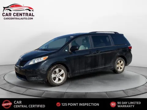 Black 2016 Toyota Sienna LE for sale in Wallingford, CT