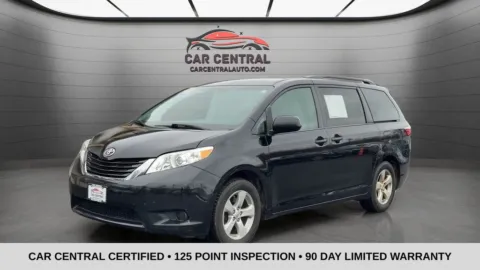 Black 2016 Toyota Sienna LE for sale in Wallingford, CT