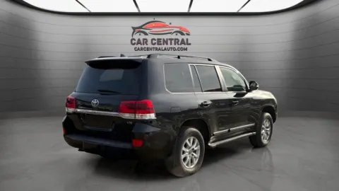 More photos of 2016 Toyota Land Cruiser at Car Central Wallingford, CT