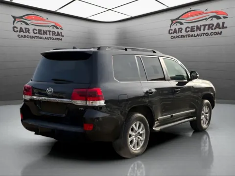 More photos of 2016 Toyota Land Cruiser at Car Central Wallingford, CT
