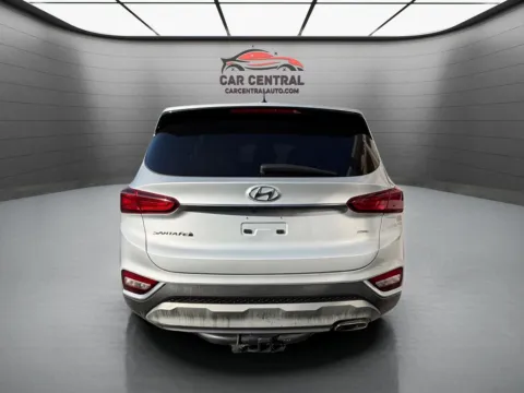 More photos of 2020 Hyundai Santa Fe SE at Car Central Wallingford, CT