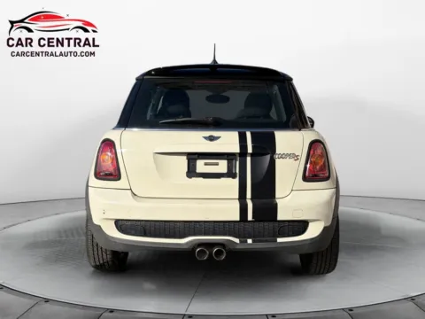 More photos of 2008 MINI Cooper S at Car Central Wallingford, CT