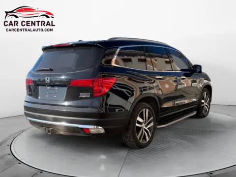More photos of 2016 Honda Pilot Touring at Car Central Wallingford, CT