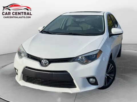 White 2016 Toyota Corolla LE for sale in Wallingford, CT