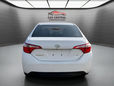 More photos of 2016 Toyota Corolla LE at Car Central Wallingford, CT