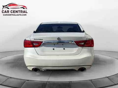 More photos of 2016 Nissan Maxima 3.5 S at Car Central Wallingford, CT