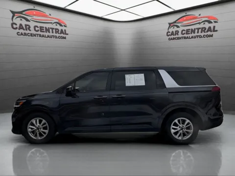 Photos of 2022 Kia Carnival LXS for sale in Wallingford, CT at Car Central Wallingford