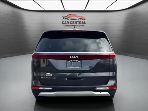 More photos of 2022 Kia Carnival LXS at Car Central Wallingford, CT