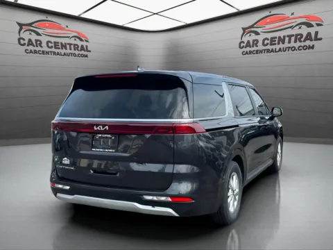 More photos of 2022 Kia Carnival LXS at Car Central Wallingford, CT