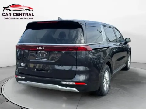 More photos of 2022 Kia Carnival LXS at Car Central Wallingford, CT