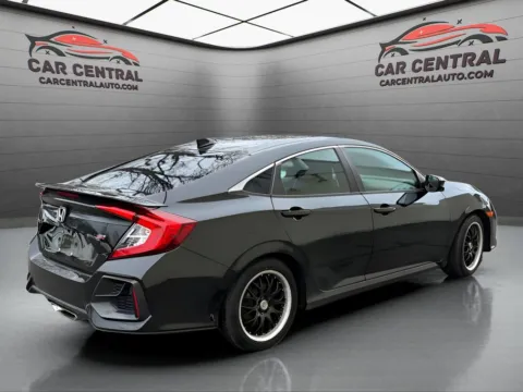More photos of 2020 Honda Civic Si at Car Central Wallingford, CT