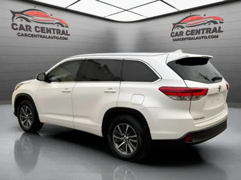 Another view of 2017 Toyota Highlander XLE for sale in Wallingford, CT at Car Central Wallingford