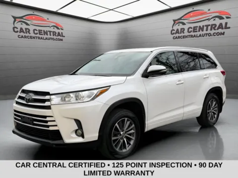 White 2017 Toyota Highlander XLE for sale in Wallingford, CT