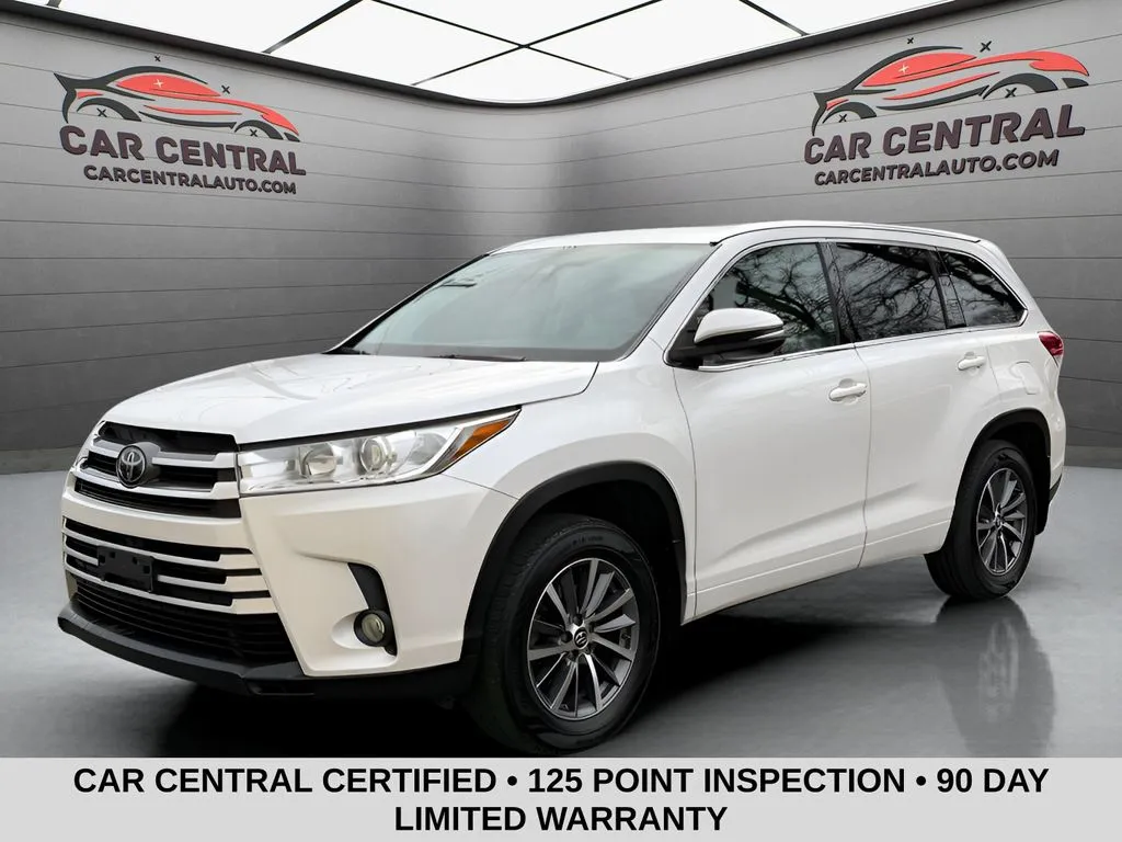 White 2017 Toyota Highlander XLE for sale in Wallingford, CT