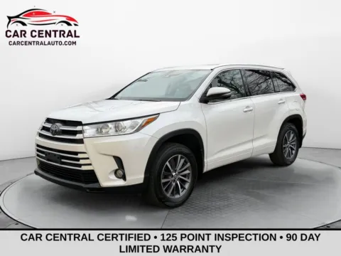 White 2017 Toyota Highlander XLE for sale in Wallingford, CT
