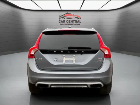 More photos of 2016 Volvo V60 Cross Country T5 Platinum at Car Central Wallingford, CT