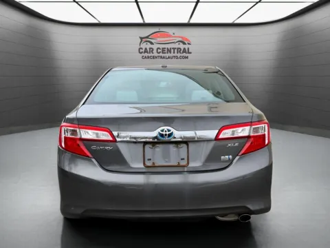 More photos of 2014 Toyota Camry Hybrid XLE at Car Central Wallingford, CT