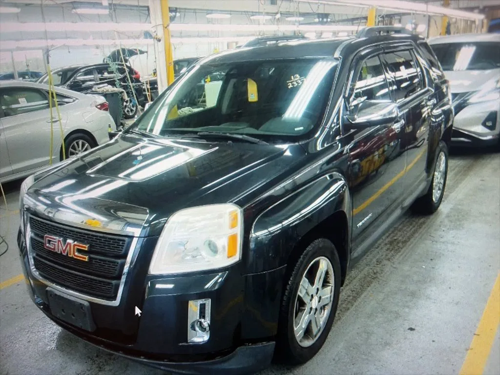 Gray 2013 GMC Terrain SLE-2 for sale in Wallingford, CT