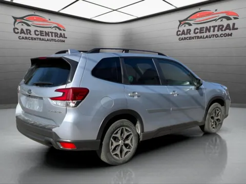 More photos of 2020 Subaru Forester Premium at Car Central Wallingford, CT
