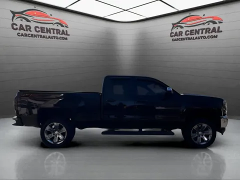 More photos of 2018 Chevrolet Silverado 1500 LT at Car Central Wallingford, CT