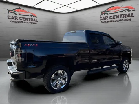 More photos of 2018 Chevrolet Silverado 1500 LT at Car Central Wallingford, CT