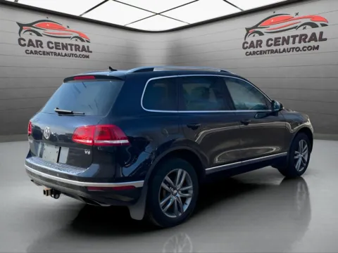 More photos of 2015 Volkswagen Touareg V6 Lux at Car Central Wallingford, CT
