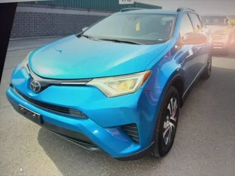 Red 2018 Toyota RAV4 LE for sale in Wallingford, CT