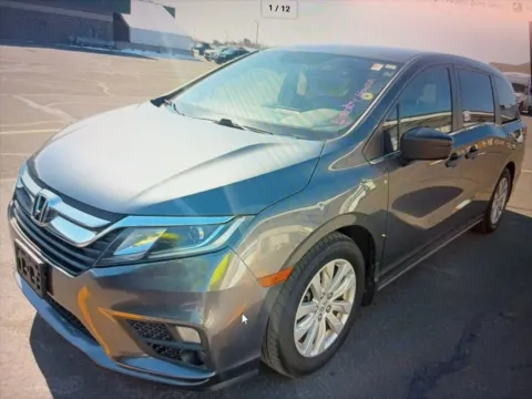 Gray 2018 Honda Odyssey LX for sale in Wallingford, CT