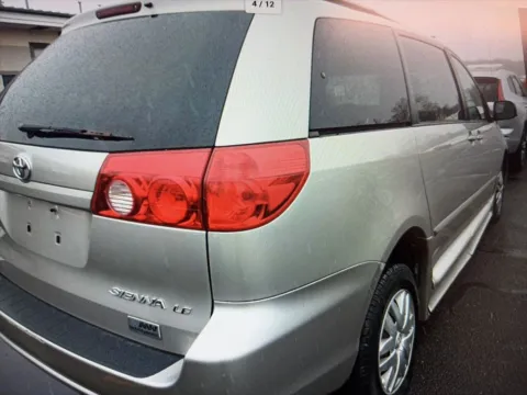 More photos of 2008 Toyota Sienna CE at Car Central Wallingford, CT
