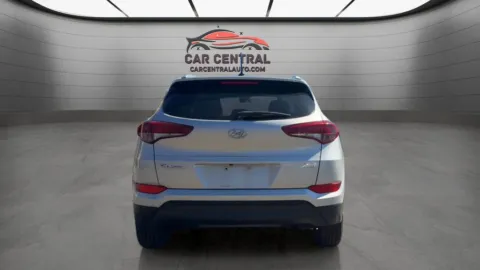 More photos of 2016 Hyundai Tucson SE at Car Central Wallingford, CT