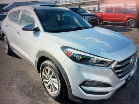 Another view of 2016 Hyundai Tucson SE for sale in Wallingford, CT at Car Central Wallingford