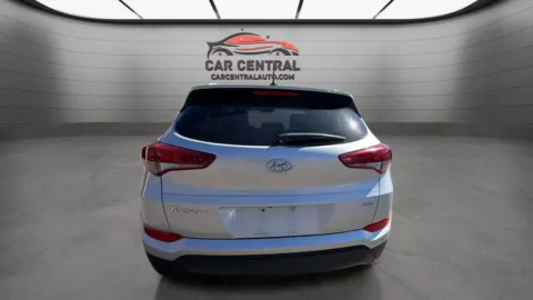 More photos of 2016 Hyundai Tucson SE at Car Central Wallingford, CT