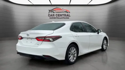 More photos of 2022 Toyota Camry LE at Car Central Wallingford, CT