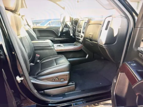 More photos of 2019 GMC Sierra 3500HD SLT at Car Central Wallingford, CT