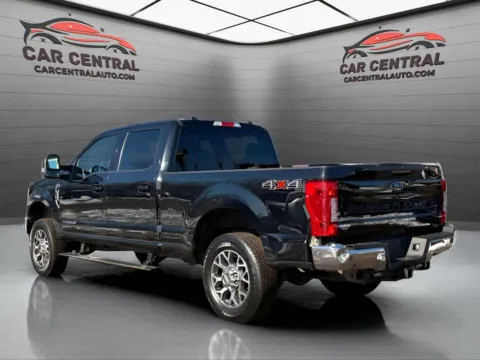 More photos of 2020 Ford F-350SD Lariat at Car Central Wallingford, CT