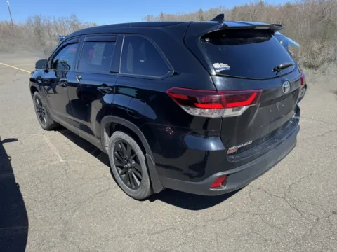 Photos of 2019 Toyota Highlander for sale in Wallingford, CT at Car Central Wallingford