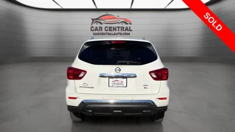 More photos of 2019 Nissan Pathfinder SL at Car Central Wallingford, CT