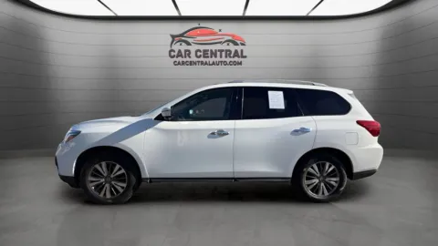 Photos of 2019 Nissan Pathfinder SL for sale in Wallingford, CT at Car Central Wallingford