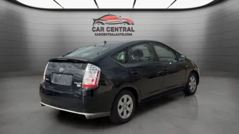 More photos of 2008 Toyota Prius at Car Central Wallingford, CT
