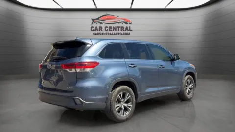 More photos of 2017 Toyota Highlander LE Plus at Car Central Wallingford, CT