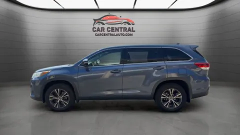 Photos of 2017 Toyota Highlander LE Plus for sale in Wallingford, CT at Car Central Wallingford