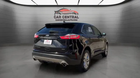 More photos of 2022 Ford Edge Titanium at Car Central Wallingford, CT